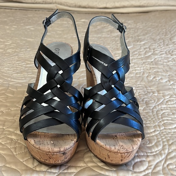Guess black leather wedge sandals size 9. - Picture 4 of 5